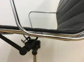 Vitra Charles & Ray Eames Alu Chair Mod. EA 119 Leder, hoher Rückenlehne, Sitzbezug Leder schwarz