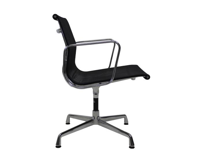 Vitra Eames Alu Chair Original Mod. EA 108, Stoffbezug Netz schwarz, Gestell chrom, Gebrauchtware